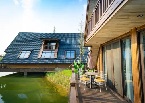 Riverside Dwelling (Waterfront Villa)