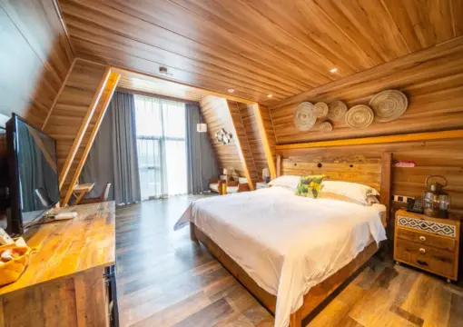 Chieftain Cabin (Secret Attic)