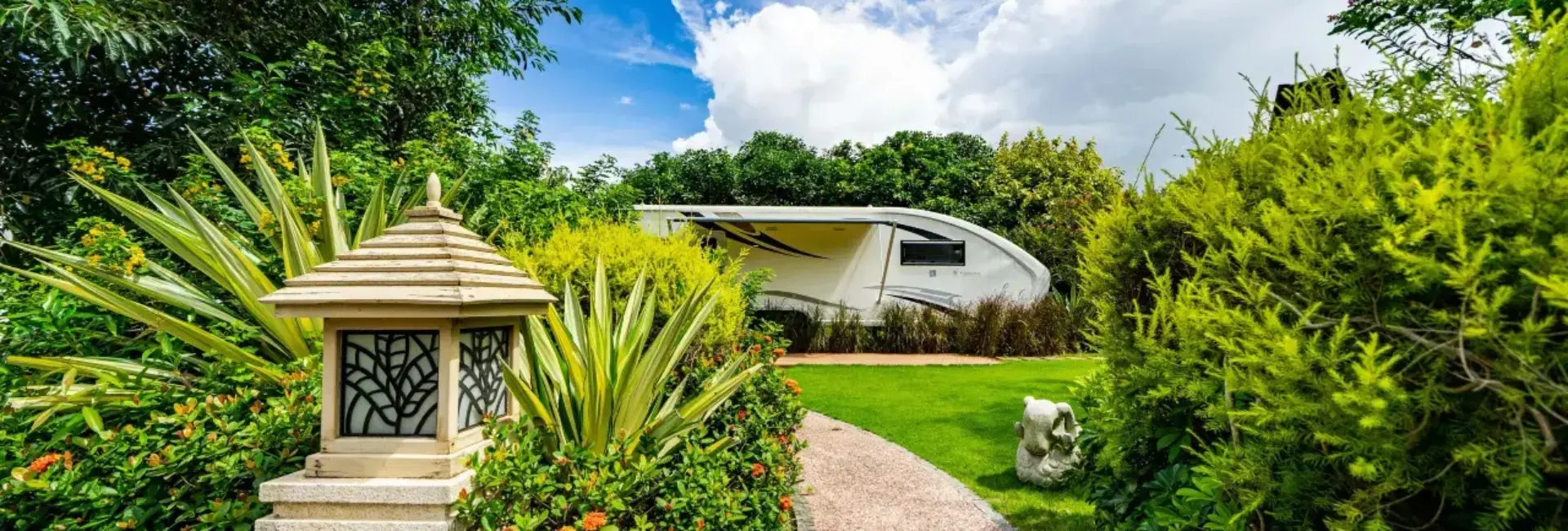 Courtyard Starry Sky RV