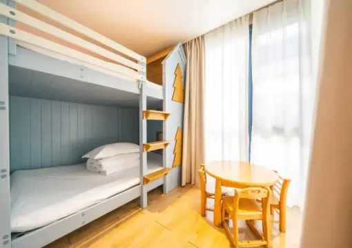 Family Container (Separate Children’s Room)