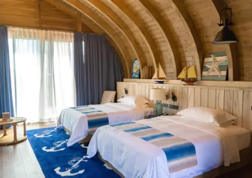 Qinfan Pavilion (Lake-View Courtyard Room)