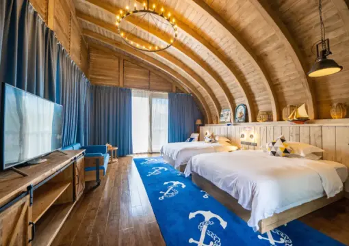 Qinfan Pavilion (Lake-View Courtyard Room)