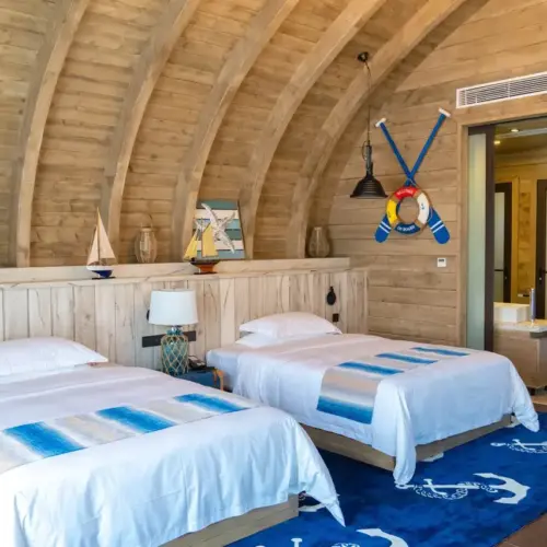 Qinfan Pavilion (Lake-View Courtyard Room)