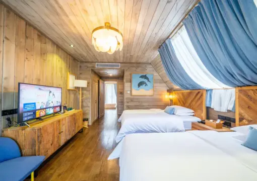 Riverside Dwelling (Waterfront Villa)