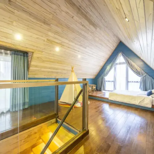 Riverside Dwelling (Waterfront Villa)