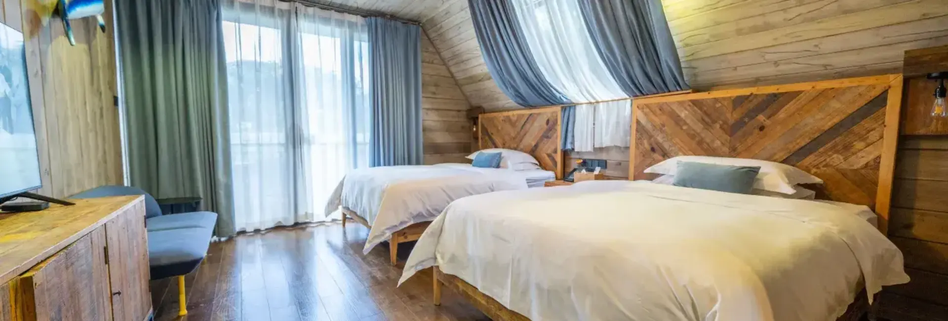 Riverside Dwelling (Waterfront Villa)