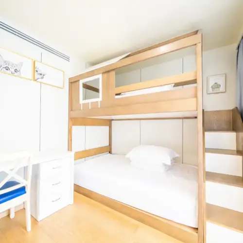 Starry Elegant Residence (Two-Bedroom Courtyard Suite)