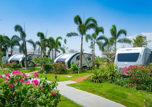 Starry Sky RV (Panoramic Skylight)