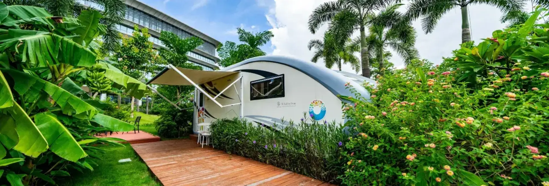 Starry Sky RV (Panoramic Skylight)