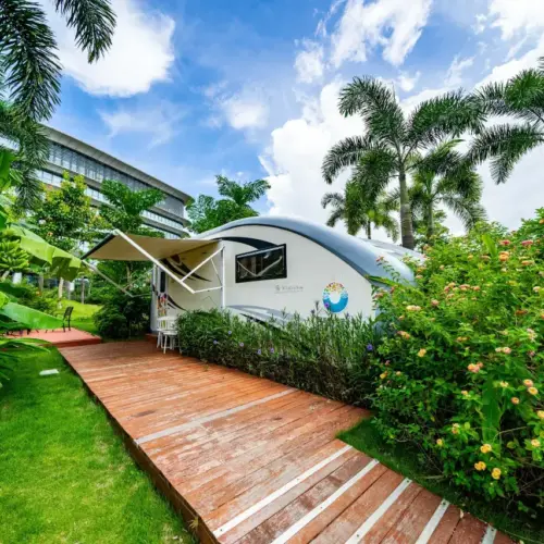Starry Sky RV (Panoramic Skylight)